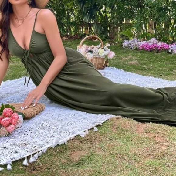Boho green knot front halter maxi dress - Picture 4 of 5
